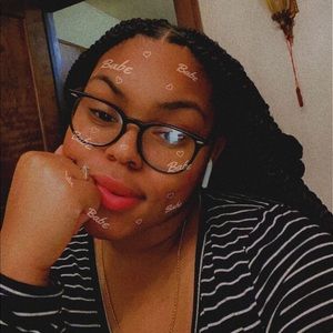 Meet your Posher, Markalya